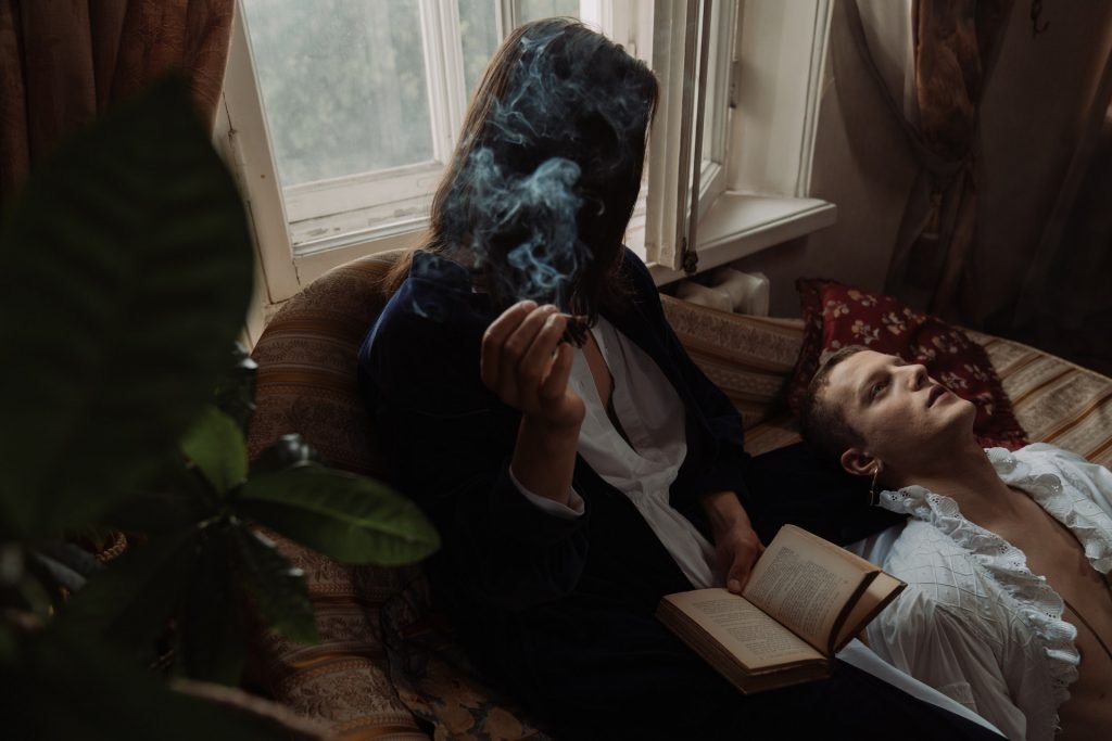 person-holding-a-blunt