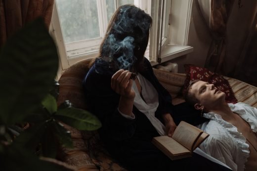 person-holding-a-blunt